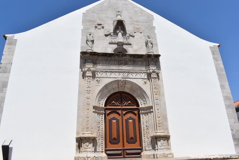O portal renascentista da Igreja da Misericórdia Church, Tavira